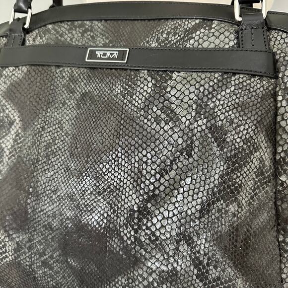 Tumi Snake Print Nylon Travel Tote Leather Trim Black/Gray Large Shoulder Bag - Picture 2 of 15
